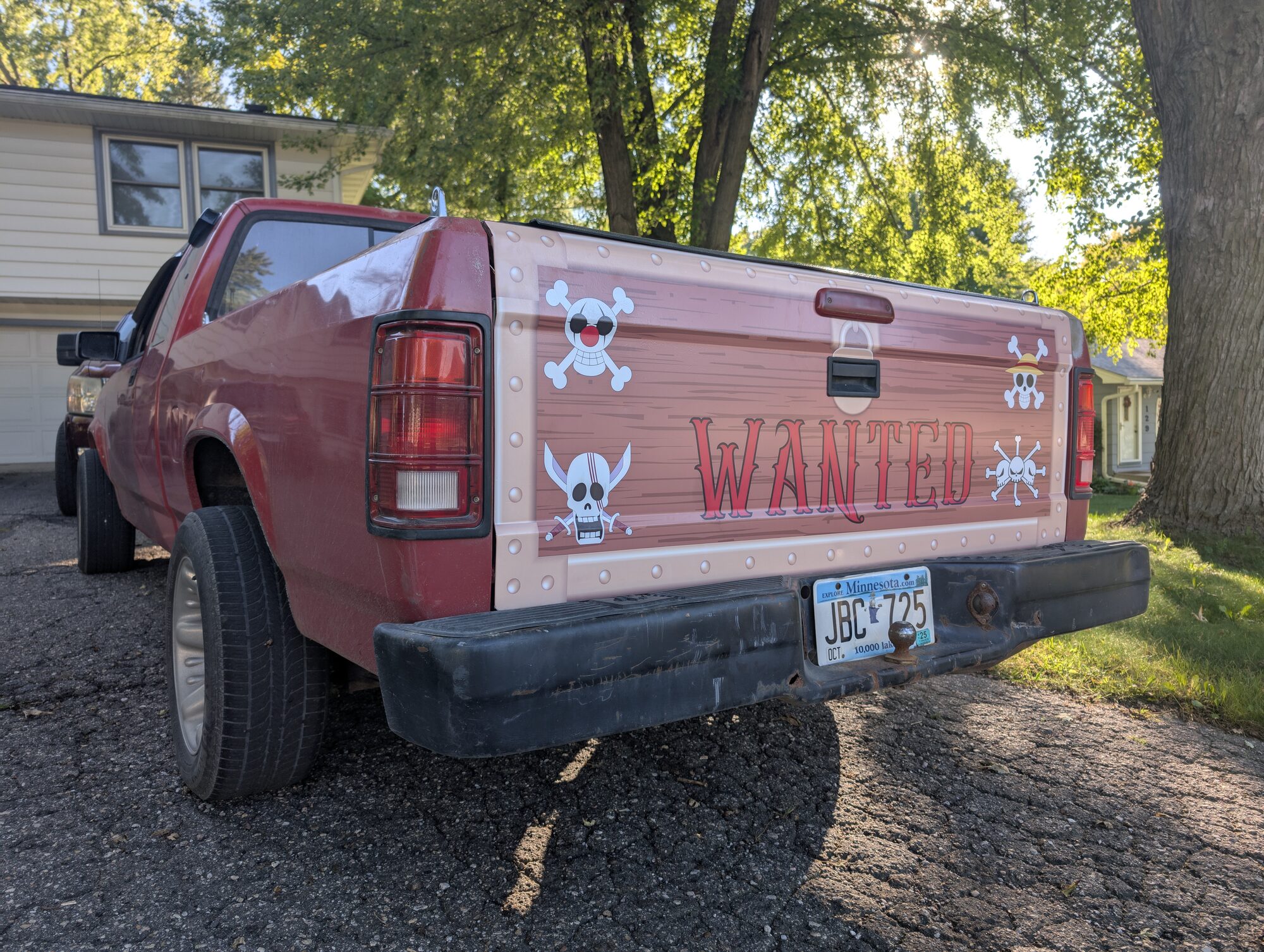 Custom tailgate vinyl wrap